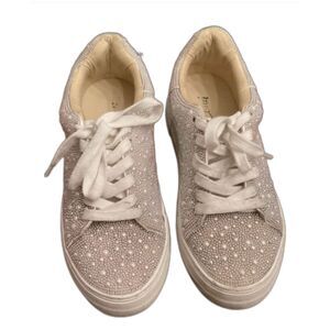 Betsey Johnson Suton Highwall Bling Platform Sneaker size 8